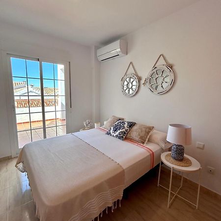 נרחה Apartamentos Pacifico מראה חיצוני תמונה