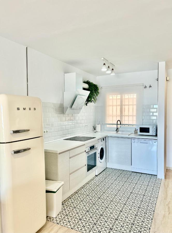 נרחה Apartamentos Pacifico מראה חיצוני תמונה